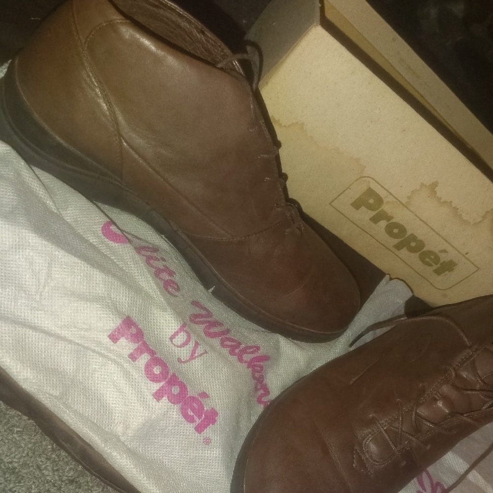 Propet Men's Rich Brown Chukka Boots